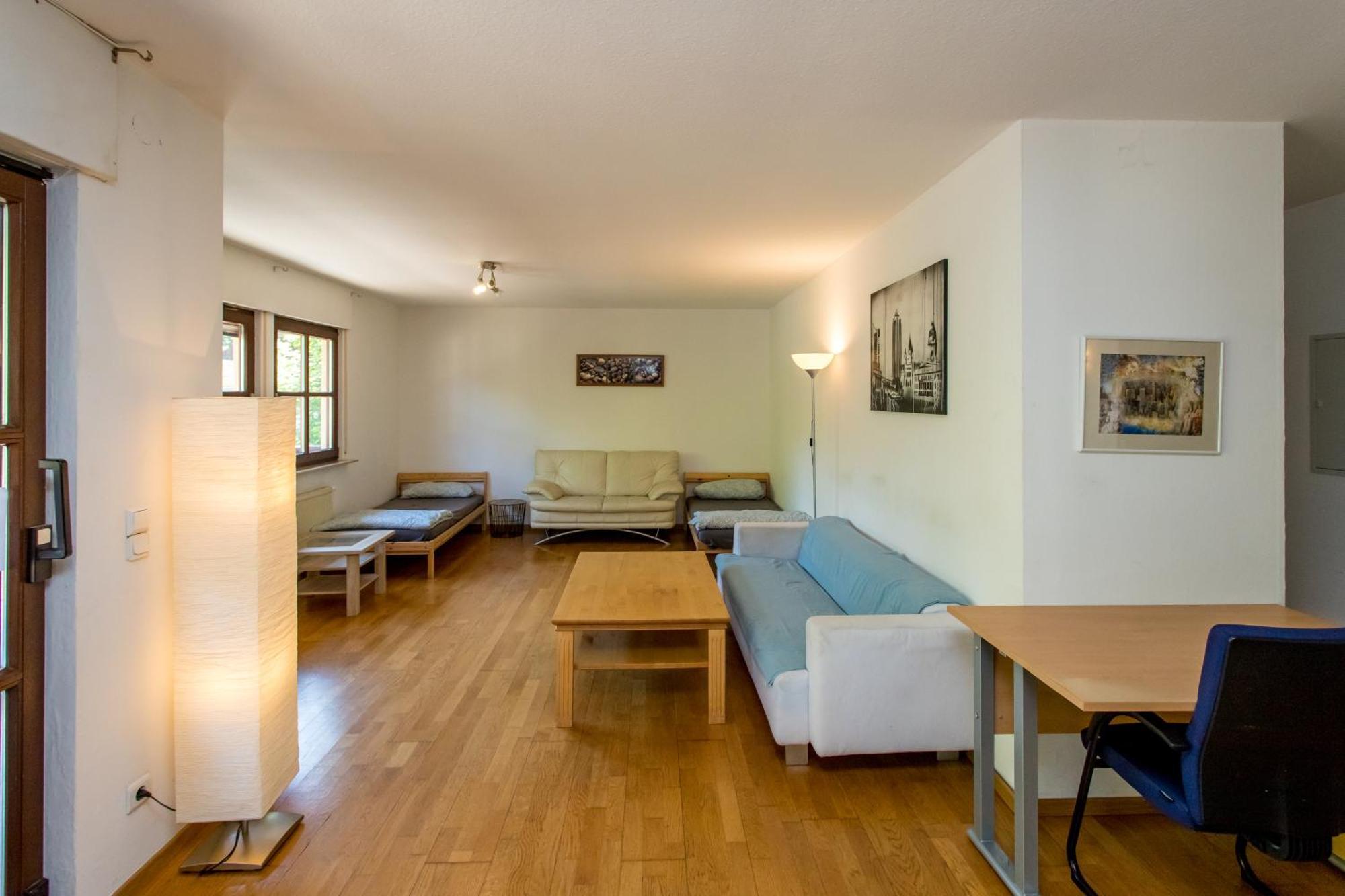 Ferienwohnung Mit 123Qm Fuer 8 Personen Mit Sehr Grossem Garten, Einfache Innen-Ausstattung Leipzig Eksteriør billede