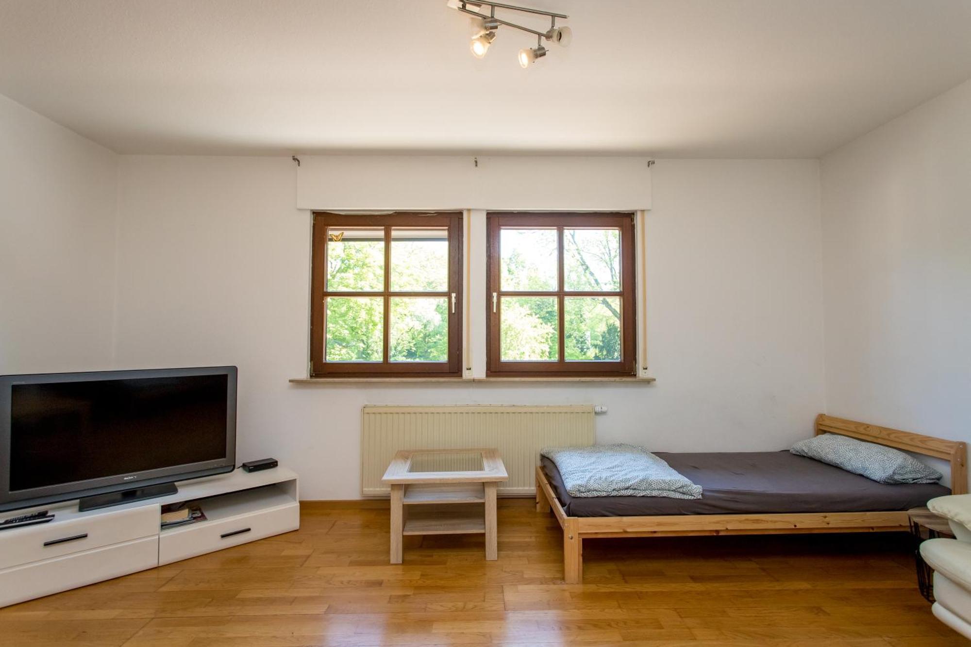 Ferienwohnung Mit 123Qm Fuer 8 Personen Mit Sehr Grossem Garten, Einfache Innen-Ausstattung Leipzig Eksteriør billede